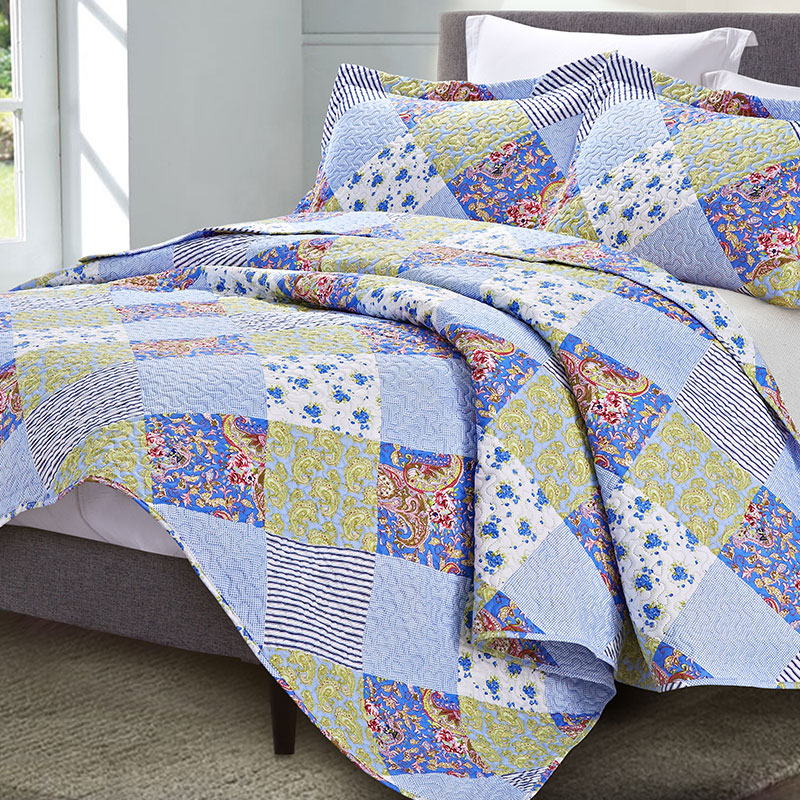 blue patchwork print quilt set